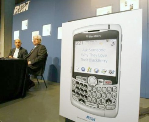 Producătorul de telefoane Blackberry concediază 5.000 de oameni